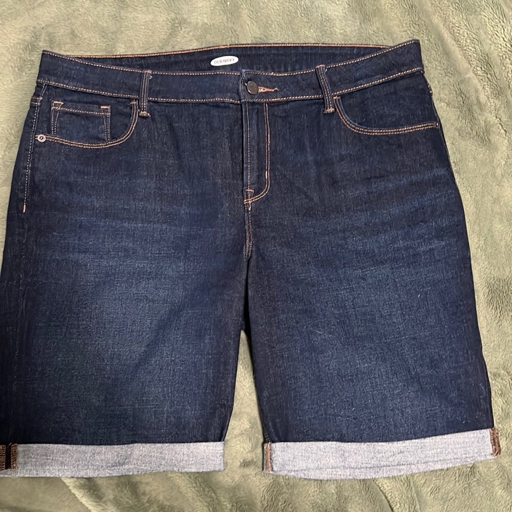Bermuda dark denim shorts